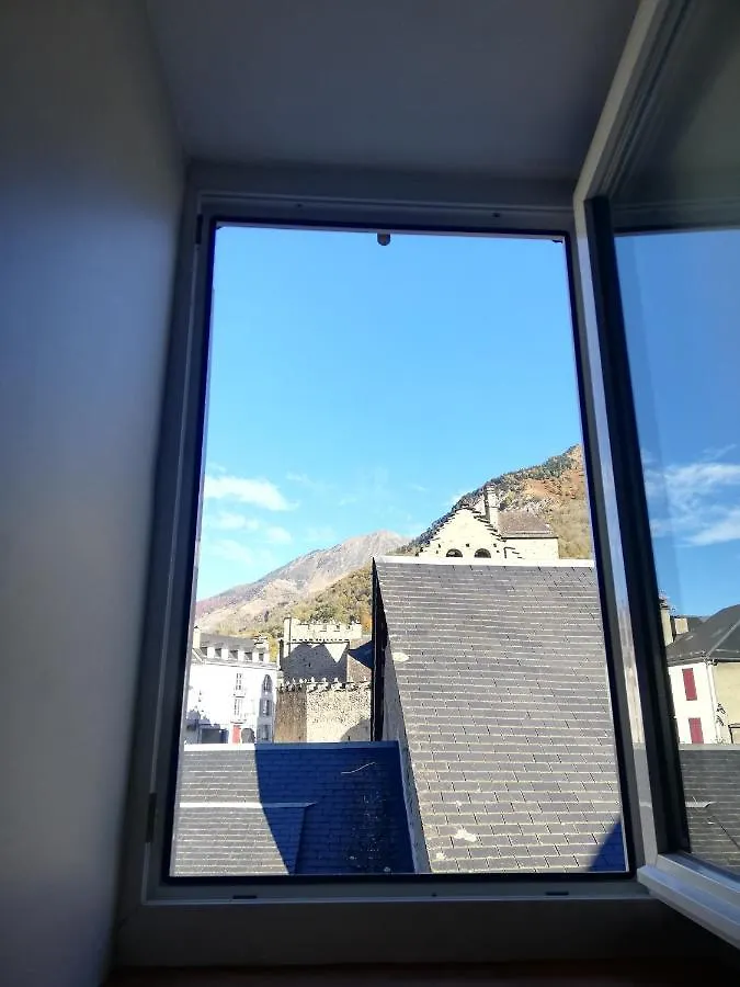 T2 Proche Centre Du Ville Luz-Saint-Sauveur Apartment